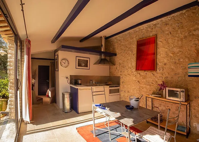 Le Clos Des Amandiers