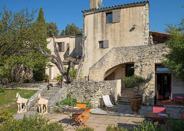 Le Clos Des Amandiers