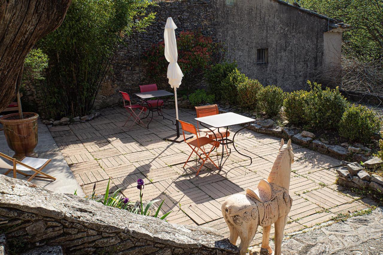 Le Clos Des Amandiers