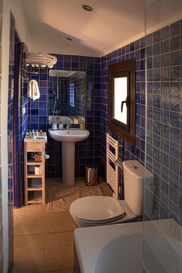 Le Clos Des Amandiers Bed & Breakfast